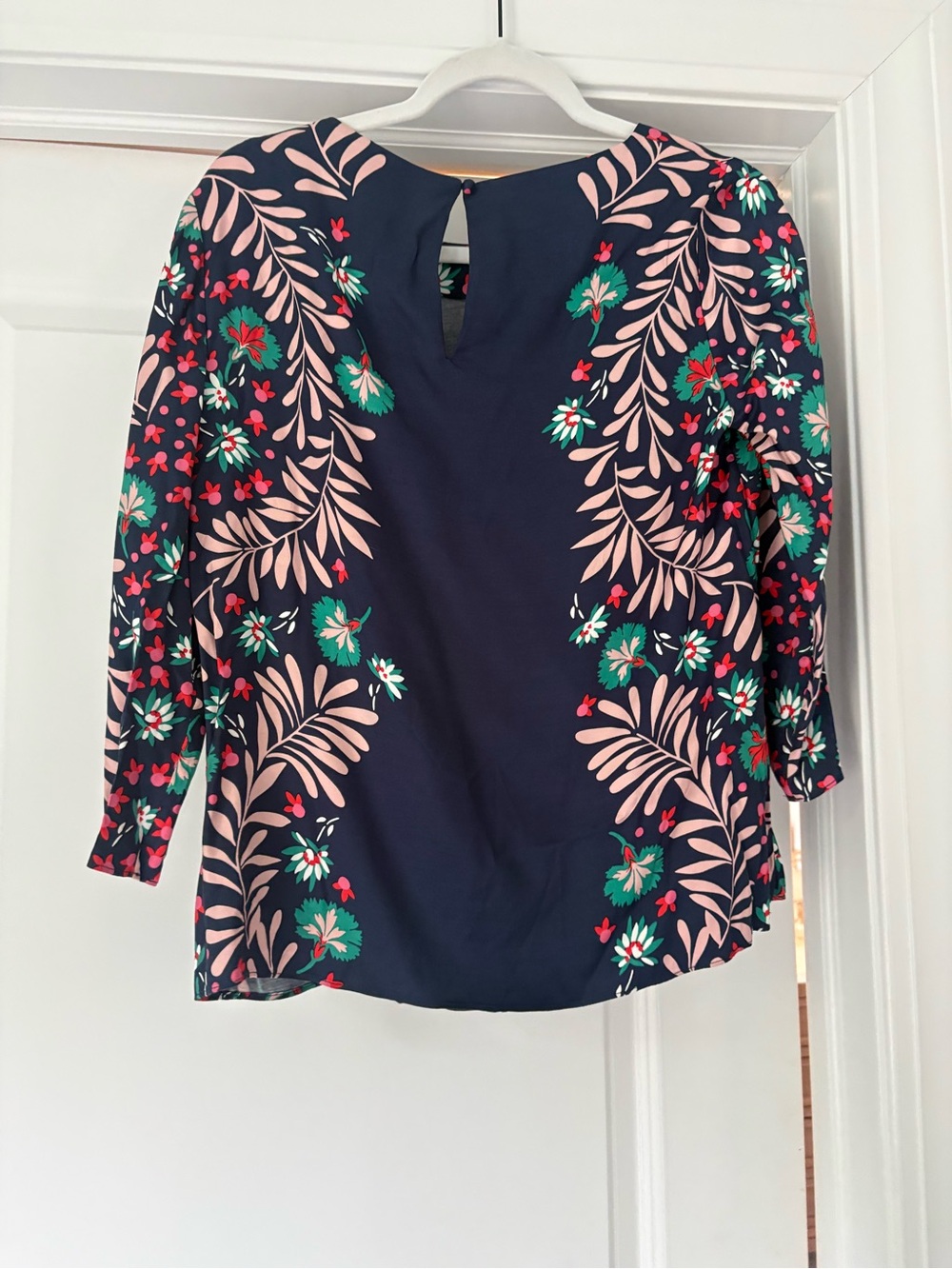 Boden top, US 6 NWT Larissa top, navy with floral. Beautiful blouse top shirt